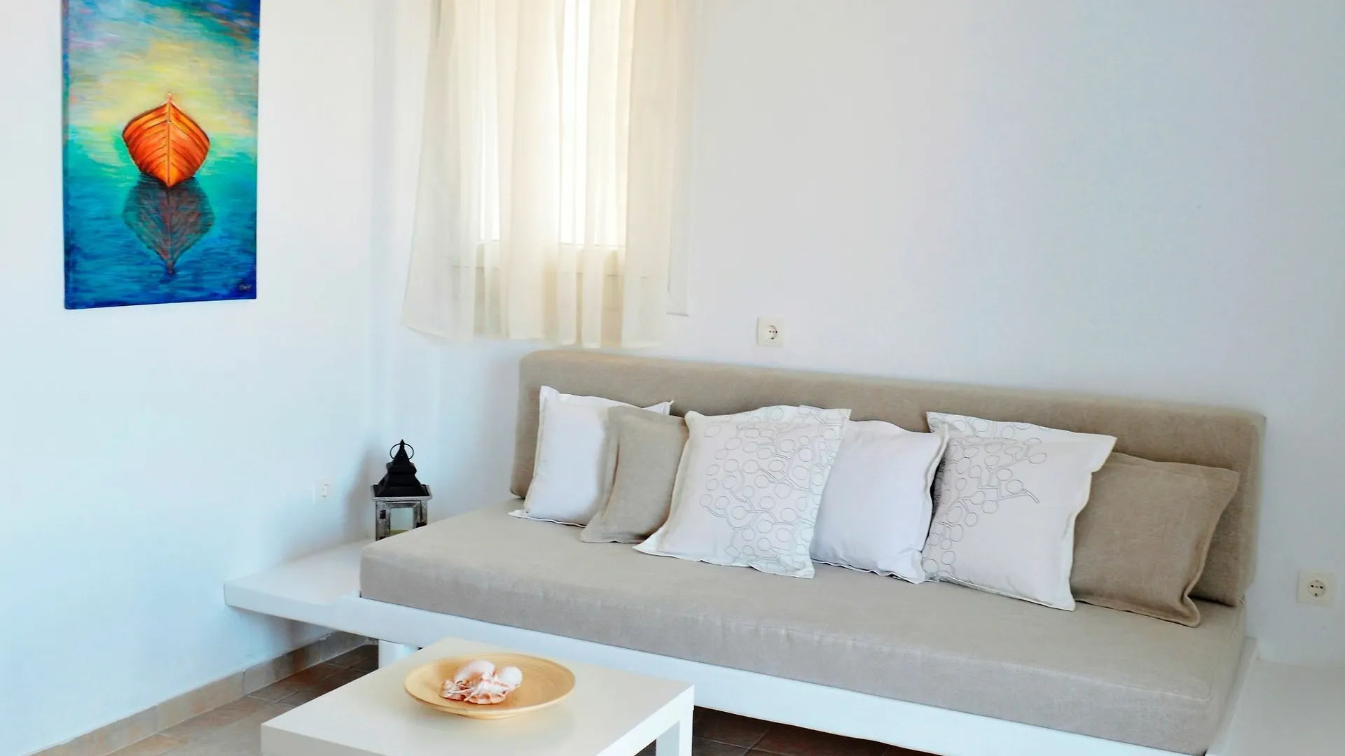 Minimal Houses Mykonos Town